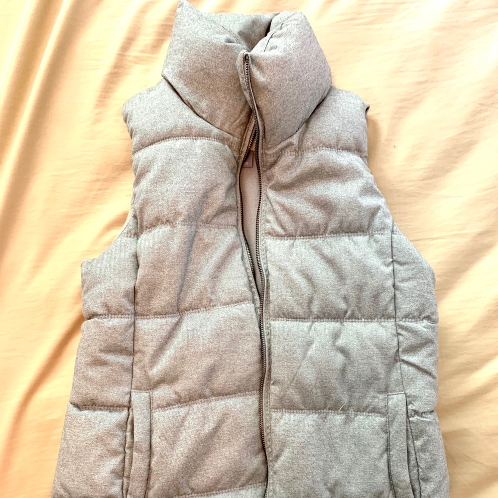 SOLD Women’s Old Navy Puffer Vest